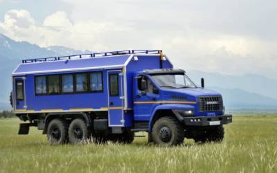Урал показал автобус-внедорожник (с караоке) - zr.ru - респ.Бурятия