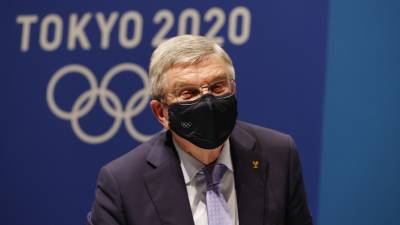 Томас Бах - Бах заявил, что спортсмены имеют право преклонять колено на Олимпиаде - russian.rt.com - Токио - Англия - Чили