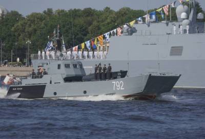 Владимир Путин - Главный парад ко Дню ВМФ в Петербурге пройдет без зрителей - online47.ru - Санкт-Петербург