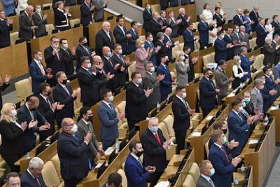 Ярослав Нилов - В Госдуме поддержали предложение профсоюзов ежегодно индексировать зарплаты - lenta.ru - Россия