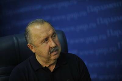 Станислав Черчесов - Валерий Газзаев - Валерий Газзаев назвал имя того, кто должен возглавить сборную России по футболу - pnp.ru - Москва - Россия