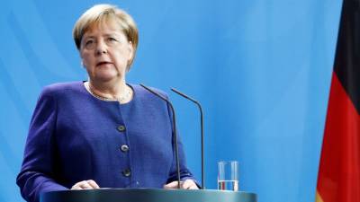Владимир Путин - Ангела Меркель - Ульрика Деммер - В ФРГ заявили, что Меркель обсудила с Путиным транзит газа через Украину - russian.rt.com - Россия - Украина - Германия
