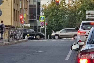 На проспекте Медиков мотоцикл попал под колеса автомобиля - spb.mk.ru