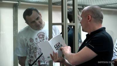 Олег Сенцов - Олег Сенцов соснул тунцов - politnavigator.net - Россия - Украина - Киев - Крым - Госкино