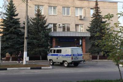 Сотрудник компании в Курске за несколько дней через крышу вынес имущества на 330 тысяч рублей - chr.mk.ru - Курск