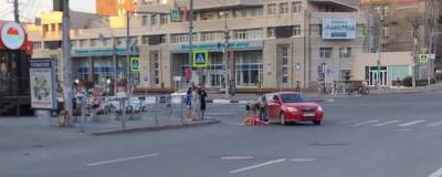 В Новосибирске на пешеходном переходе сбили 30-летнюю женщину - runews24.ru - Новосибирск - Новосибирская обл.