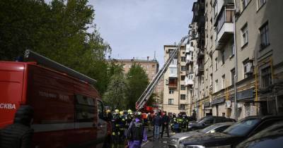 На западе Москвы загорелись квартира и шесть балконов - moslenta.ru - Москва