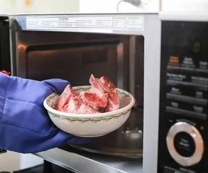 Почему нельзя размораживать мясо в микроволновке - goodnews.ua - Шотландия