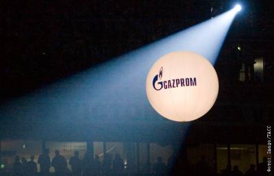 "Газпром" вновь стал лидером по капитализации в РФ, обогнав Сбербанк - interfax.ru - Москва - Россия