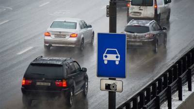 Камеры начнут штрафовать автомобилистов за выключенные фары в 12 регионах РФ - iz.ru - Москва - Россия - Крым - Израиль - Тверь - Красноярск - Ульяновск - Иркутск - Омск - Волгоградская обл. - респ. Кабардино-Балкария