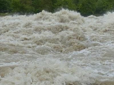 Сулейман Сойлу - На северо-востоке Турции произошло наводнение, вызванное проливными дождями - argumenti.ru - Турция