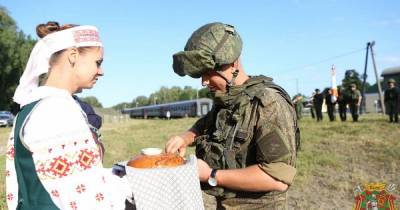 Встретили хлебом и солью. В Беларусь прибыли российские войска для "Запад-2021" (фото) - focus.ua - Россия - Украина - Белоруссия