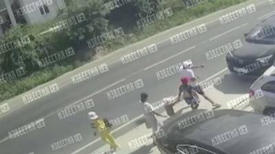 Стало известно состояние пострадавших при наезде кроссовера под Анапой - iz.ru - Анапа - Израиль