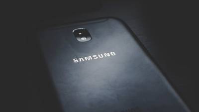В августе Samsung презентует складные смартфоны - piter.tv