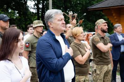 Владимир Зеленский - Петр Порошенко - Гастрономический тур продолжается: Порошенко привёз на Донбасс абрикосы и сварил кулеш - sharij.net - Украина