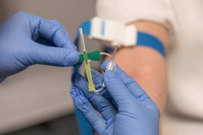 Российские иммунологи рассказали о необходимости сдачи анализа крови перед вакцинацией от COVID-19 - actualnews.org - Россия