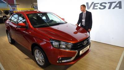 Lada спустя десять лет выбилась в лидеры авторынка Петербурга - dp.ru - Санкт-Петербург