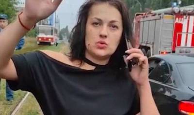 В Липецке пьяная женщина устроила жуткое ДТП, а после весело спела на камеру - bloknot.ru - Россия - Липецк