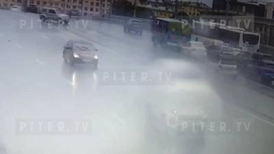 На Володарском мосту произошло ДТП с участием трех иномарок, маршрутки и автобуса - piter.tv - Санкт-Петербург