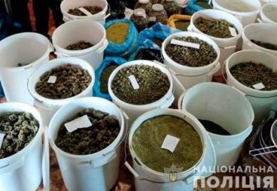 У жителя Николаевщины обнаружили 40 кг конопли и плантацию (фото) - facenews.ua - Украина - Николаевская обл. - Херсонская обл.