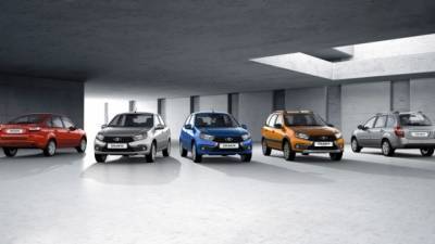 Продажи новых легковых автомобилей в Петербурге в 1-м полугодии выросли на 55% - delovoe.tv - Санкт-Петербург - Петербург