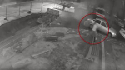 В Воронеже подозрительный парень напал на двух девочек: появилось видео - vestivrn.ru - Воронеж - район Железнодорожный
