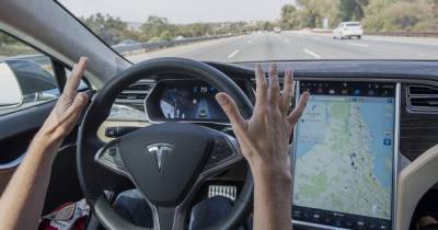 Компанию Tesla обвиняют в том, что новая версия ее автопилота небезопасна (видео) - focus.ua - США - Украина