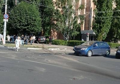В аварии на площади Ленина пострадали два человека - ya62.ru - Рязань