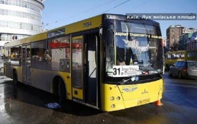 В Киеве на водителя автобуса напал неадекват - korrespondent.net - Украина - Киев - Нападение