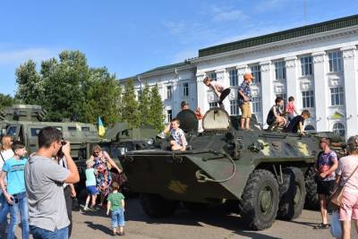 Сергей Гайдай - Александр Стрюк - Митинг, концерт и выставка военной техники: Северодонецк отметил 7-ю годовщину освобождения - vchaspik.ua - Украина - Северодонецк