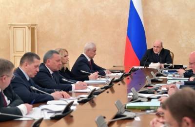 Дмитрий Песков - Полпреды президента и вице-премьеры не будут пересекаться при кураторстве регионов РФ - interfax-russia.ru - Россия