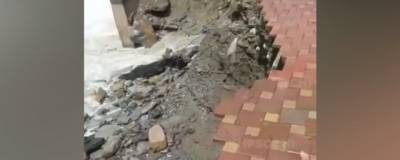 В сочинском Лоо часть набережной штормом смыло в море - runews24.ru - Сочи - район Лазаревский, Сочи