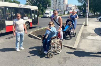 Маломобильные липчане протестировали улицу Меркулова после ремонта - lipetskmedia.ru