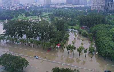 Число погибших от наводнения в провинции Хэнань в Китае достигло 56 - korrespondent.net - Китай - Украина - Индия - Чжэнчжоу