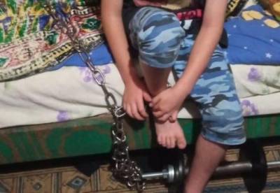 В Кривом Роге отчим держал на цепи 7-летнего мальчика - facenews.ua - Украина - Кривой Рог - Днепропетровская обл.