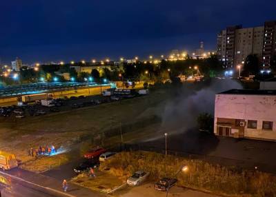 В Купчино произошел очередной прорыв на теплосети - neva.today - Санкт-Петербург - р-н Фрунзенский