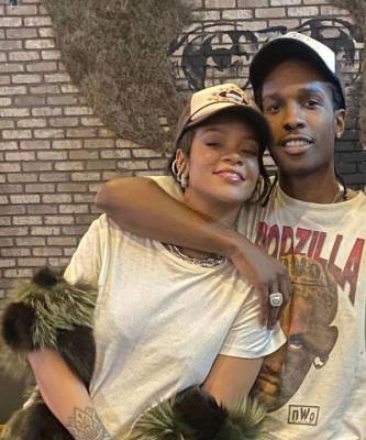 На свидании Рианна и ASAP Rocky носят одинаковые бейсболки, брюки и улыбки - skuke.net - шт.Флорида
