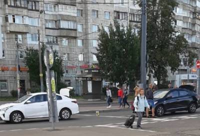 Питер Онлайн - Авария на проспекте Энгельса в Петербурге заблокировала движение автобусов - online47.ru - Ленинградская обл. - Санкт-Петербург - район Тосненский
