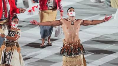 Напівоголений в олії: атлет Тауфатофуа став головною зіркою відкриття Олімпіади-2020 - w-n.com.ua - місто Токіо - Тонга