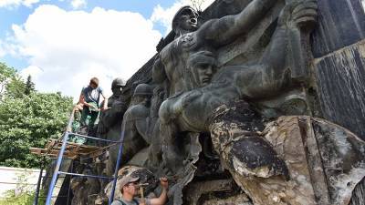 Владимир Ленин - На Украине снесли Монумент славы Советской армии - iz.ru - Украина - Израиль - Львов - Одесса - Одесская обл.