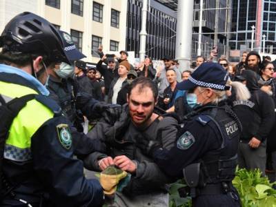 В крупнейших городах Австралии произошли беспорядки из-за протестов против ограничений, связанных с COVID-19 - unn.com.ua - Украина - Киев - Австралия