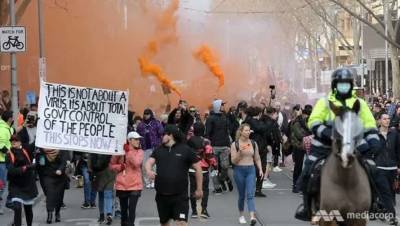 В Австралии и других странах мира проходят протесты против ужесточения карантина (ФОТО, ВИДЕО) - lenta.ua - Украина - Италия - Австралия - Франция - Мельбурн - Киев