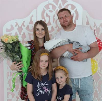 Многодетный папа. Что дети дают мужчине - ulpravda.ru - Ульяновская