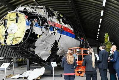 Нидерланды захотели экстрадировать россиян по делу MH17 - lenta.ru - Голландия - Малайзия - Куала-Лумпур - Амстердам