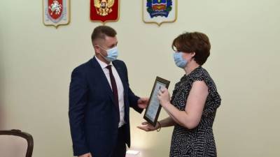 Валентин Демидов - Глава Симферополя наградил лучших представителей сферы торговли - crimea.ria.ru - Россия - Крым - Симферополь
