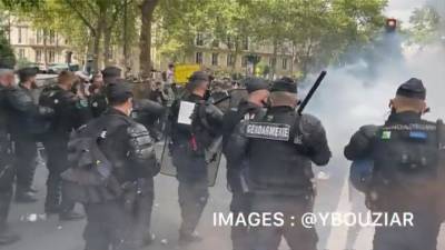 Эммануэль Макрон - Парижские беспорядки приправили слезоточивым газом - vesti.ru - Франция - Париж