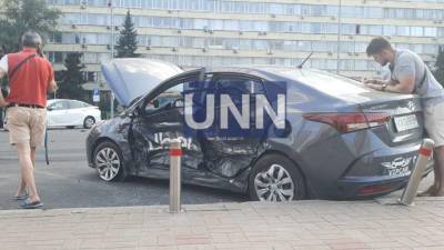 В Киеве на Печерске столкнулись пять иномарок, есть пострадавшие - lenta.ua - Украина - Киев - Печерск