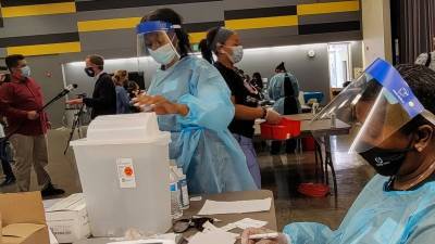 CDC: американцы получили 340,4 млн доз вакцин против COVID-19 - golos-ameriki.ru - США