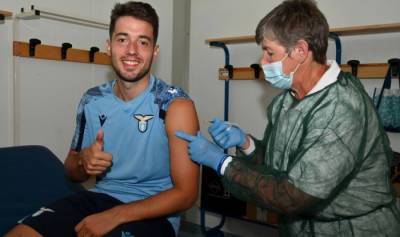 Маурицио Сарри - Футболисты Лацио вакцинировались от COVID-19 - sportarena.com - Италия