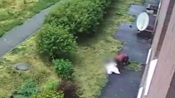 46-летняя ярославна выпала с 12 этажа, и её труп уносили на глазах детей - vologda-poisk.ru - Россия - Ярославская обл. - Ярославль